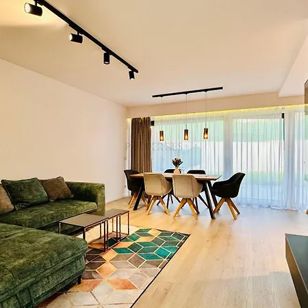 Luxury New House With Garden Lorincik Haje Peres 公寓 科希策